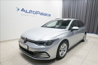 Volkswagen Golf 1,5 eTSI DSG KAMERA VÝHŘE