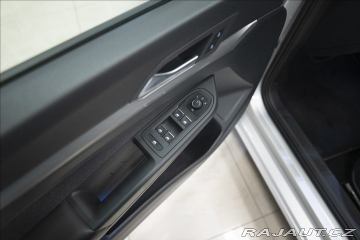 Volkswagen Golf 1,5 eTSI DSG KAMERA VÝHŘE 2023