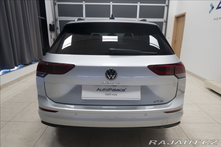 Volkswagen Golf 1,5 eTSI DSG KAMERA VÝHŘE 2023