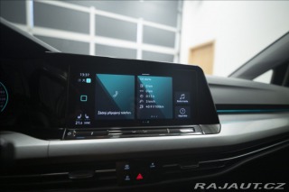 Volkswagen Golf 1,5 eTSI DSG KAMERA VÝHŘE 2023