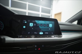 Volkswagen Golf 1,5 eTSI DSG KAMERA VÝHŘE 2023
