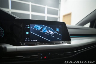 Volkswagen Golf 1,5 eTSI DSG KAMERA VÝHŘE 2023
