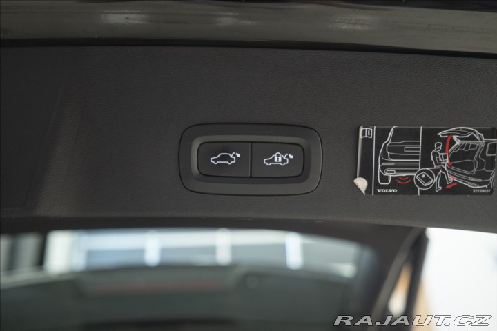 Volvo XC40 2,0 T5 AWD NAVI KAMERA TA 2018