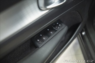 Volvo XC40 2,0 T5 AWD NAVI KAMERA TA 2018