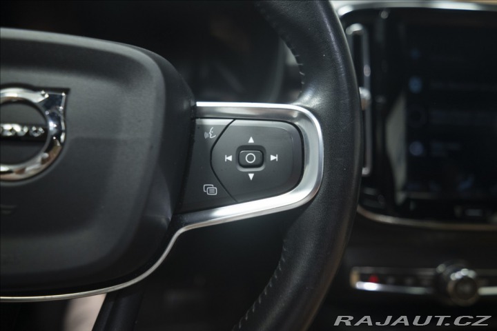Volvo XC40 2,0 D4 AWD NAVI KAMERA TA 2018