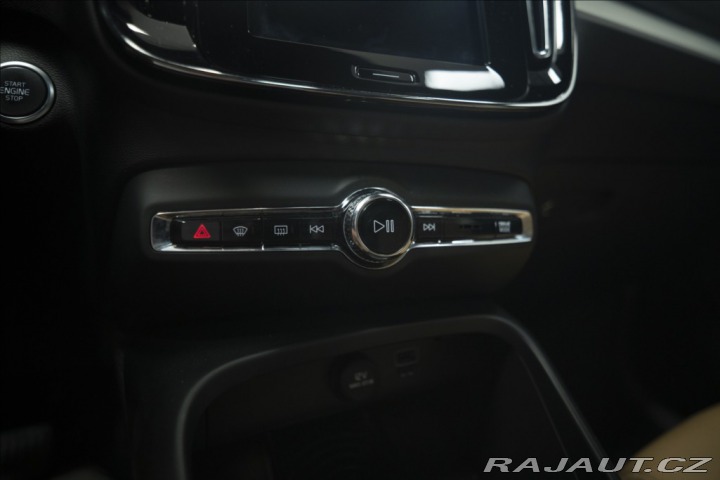 Volvo XC40 2,0 D4 AWD NAVI KAMERA TA 2018
