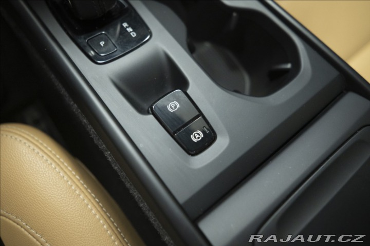 Volvo XC40 2,0 D4 AWD NAVI KAMERA TA 2018