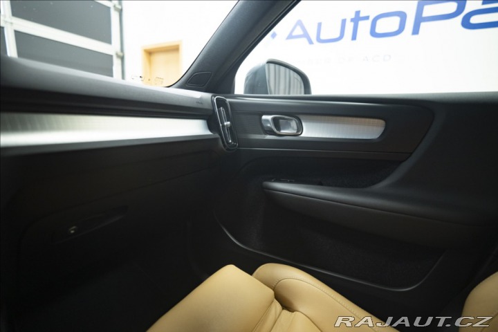 Volvo XC40 2,0 D4 AWD NAVI KAMERA TA 2018