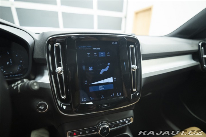 Volvo XC40 2,0 D4 AWD NAVI KAMERA TA 2018