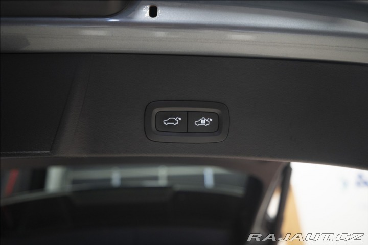 Volvo XC40 2,0 D4 AWD NAVI KAMERA TA 2018
