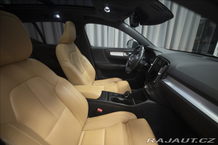 Volvo XC40 2,0 D4 AWD NAVI KAMERA TA 2018