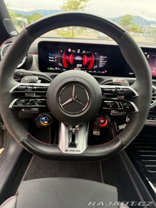 Mercedes-Benz CLA 35 AMG 2024