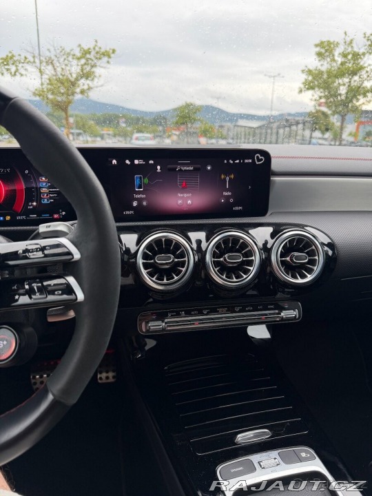 Mercedes-Benz CLA 35 AMG 2024