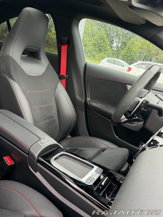 Mercedes-Benz CLA 35 AMG 2024