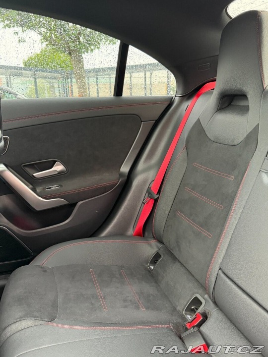 Mercedes-Benz CLA 35 AMG 2024