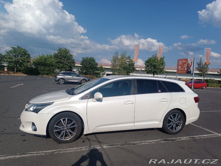 Toyota Avensis 2,0 D-4D, TOP stav, 117 1800
