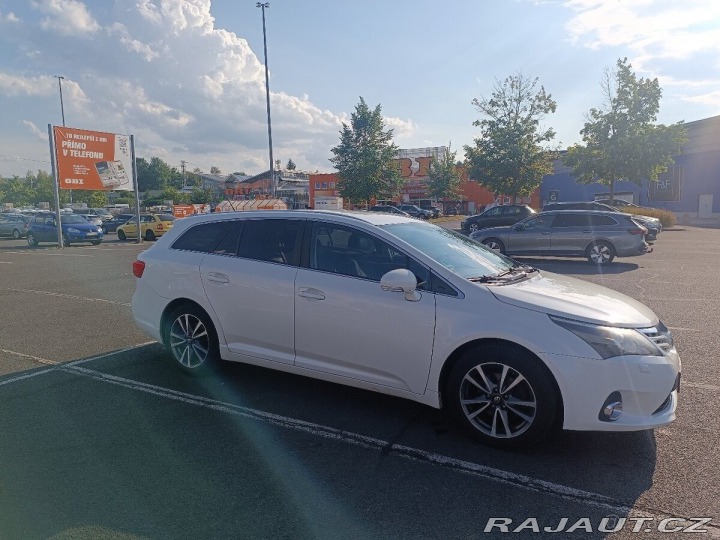 Toyota Avensis 2,0 D-4D, TOP stav, 117 1800