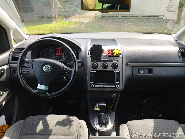 Volkswagen Touran 2,0 TDI 103 kW DSG face 1800