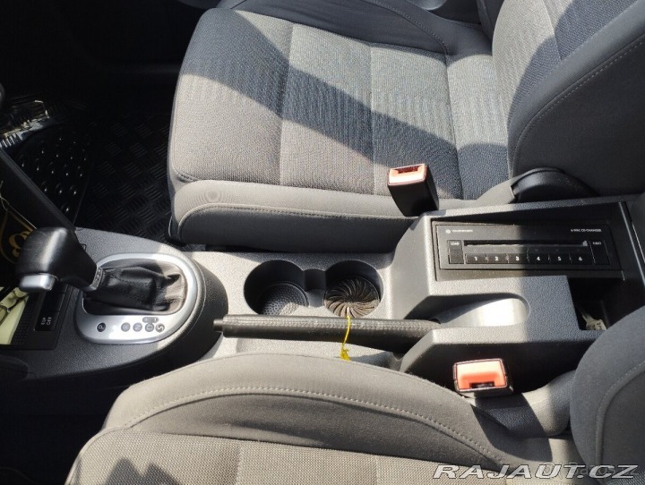 Volkswagen Touran 2,0 TDI 103 kW DSG face 1800
