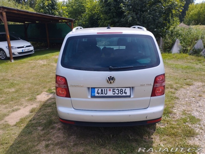 Volkswagen Touran 2,0 TDI 103 kW DSG face 1800