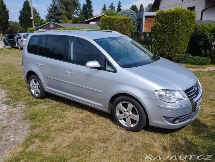 Volkswagen Touran 2,0 TDI 103 kW DSG face 1800
