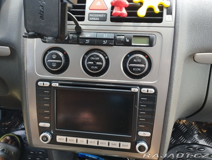 Volkswagen Touran 2,0 TDI 103 kW DSG face 1800