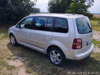 Volkswagen Touran 2,0 TDI 103 kW DSG face 1800
