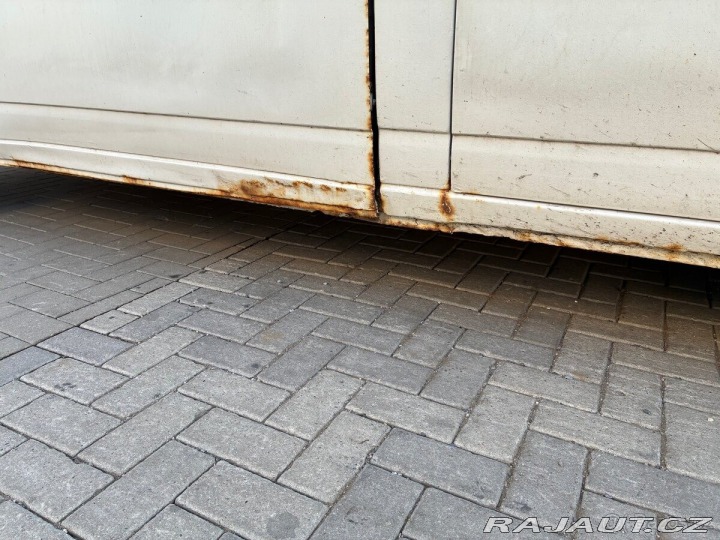 Volkswagen Transporter 2,5 TDI, MRAZAK 1800