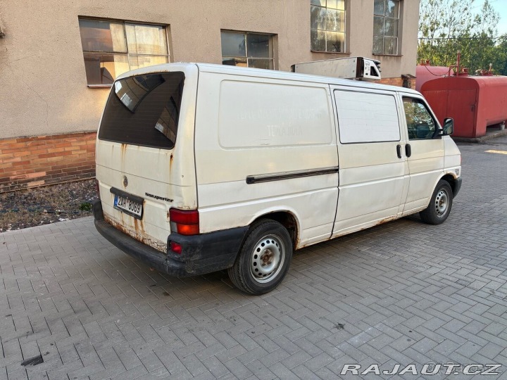 Volkswagen Transporter 2,5 TDI, MRAZAK 1800