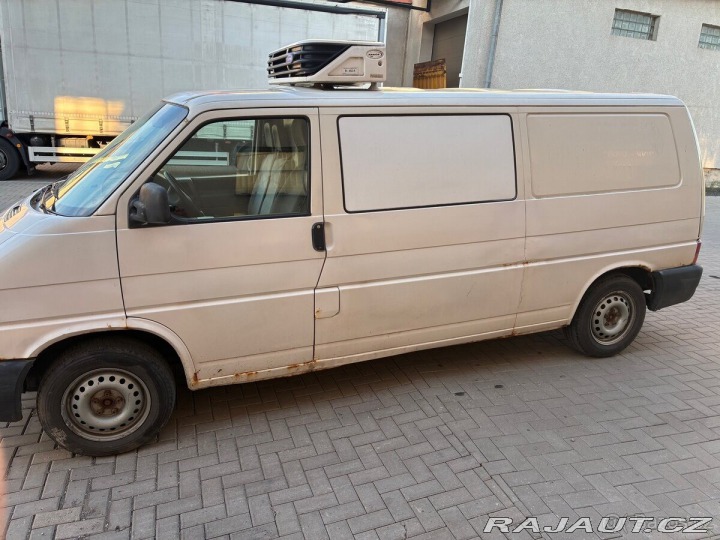 Volkswagen Transporter 2,5 TDI, MRAZAK 1800