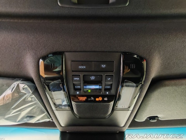 Toyota Land Cruiser 2.8L Diesel Executive 4x4 1800
