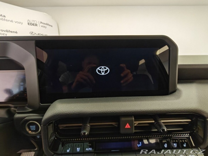 Toyota Land Cruiser 2.8L Diesel Executive 4x4 1800