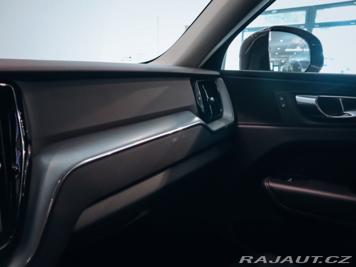 Volvo XC60 B4 AWD Momentum Pro 2021