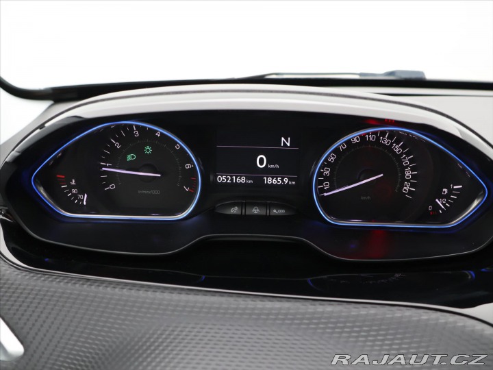 Peugeot 2008 1,2 VTi 60kW AT,Navi 2015