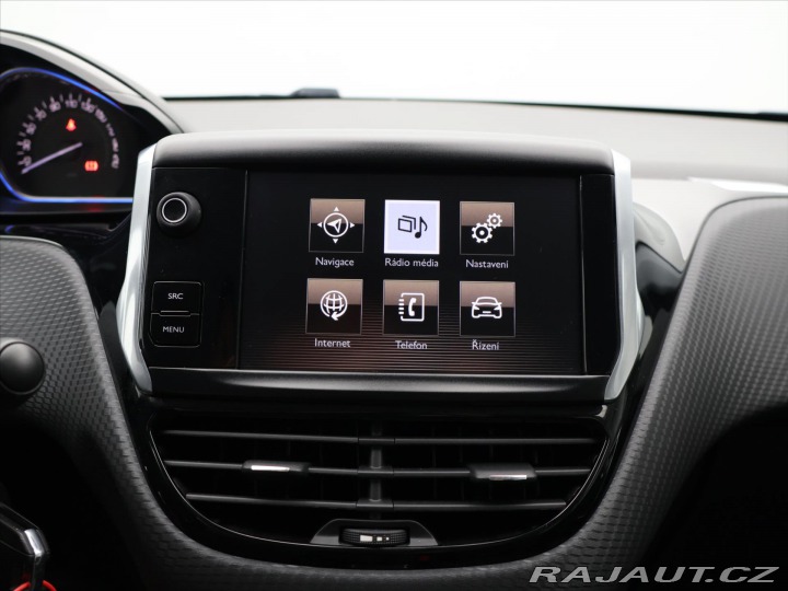 Peugeot 2008 1,2 VTi 60kW AT,Navi 2015