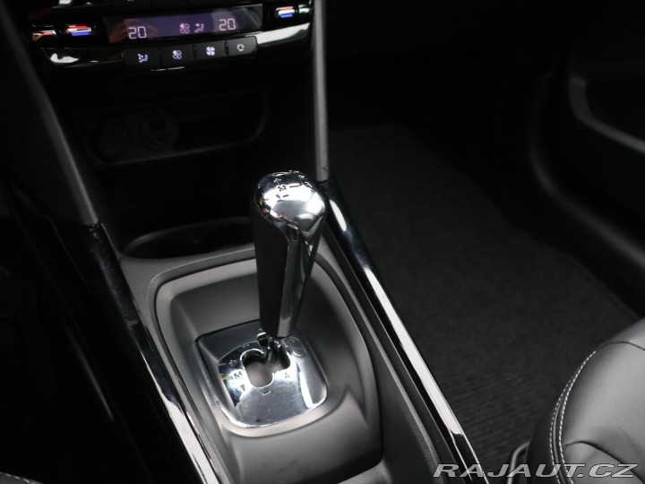 Peugeot 2008 1,2 VTi 60kW AT,Navi 2015