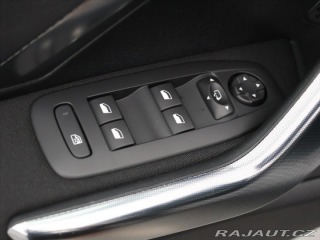 Peugeot 2008 1,2 VTi 60kW AT,Navi 2015