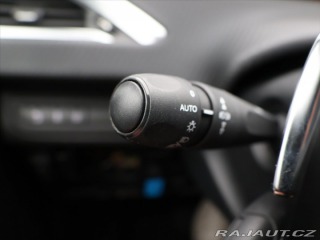 Peugeot 2008 1,2 VTi 60kW AT,Navi 2015