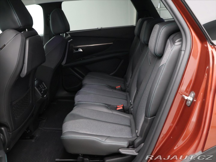 Peugeot 5008 1,2 PT 96kW Allure 7-Míst 2021