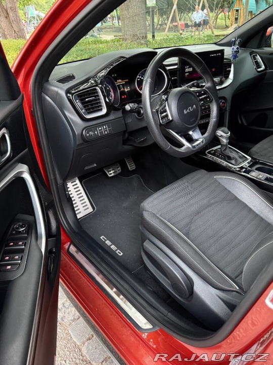 Kia Ceed 1,5   T-GDi 118 kW | 7DCT 1800