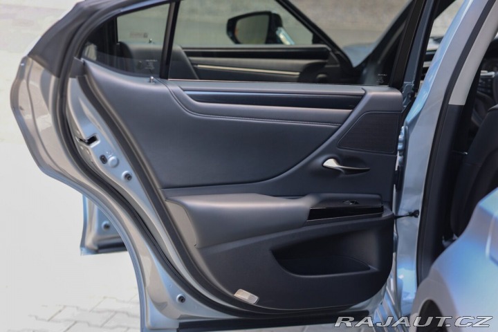 Lexus Ostatní modely ES 300h 300H 2,5 HEV BUSINESS EDI 2026