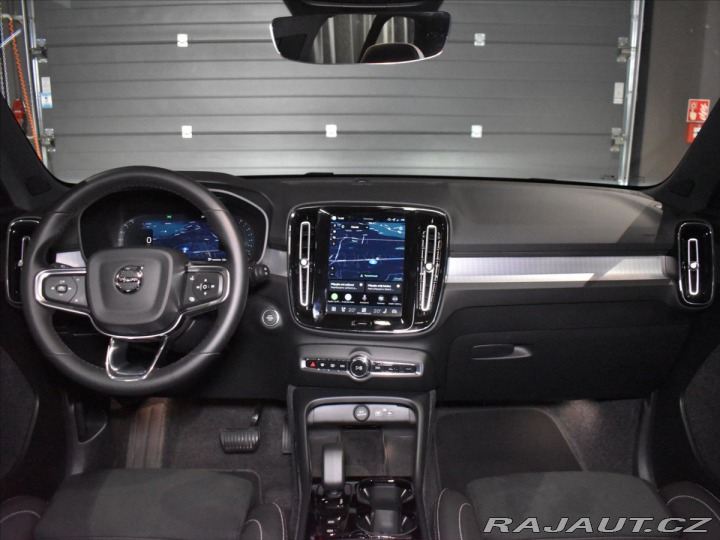 Volvo XC40 2,0 B4 Ultra Panorama,BLI 2025