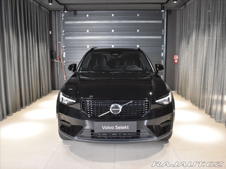 Volvo XC40 2,0 B4 Ultra Panorama,BLI 2025