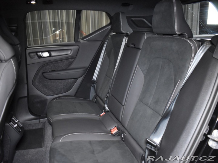 Volvo XC40 2,0 B4 Ultra Panorama,BLI 2025