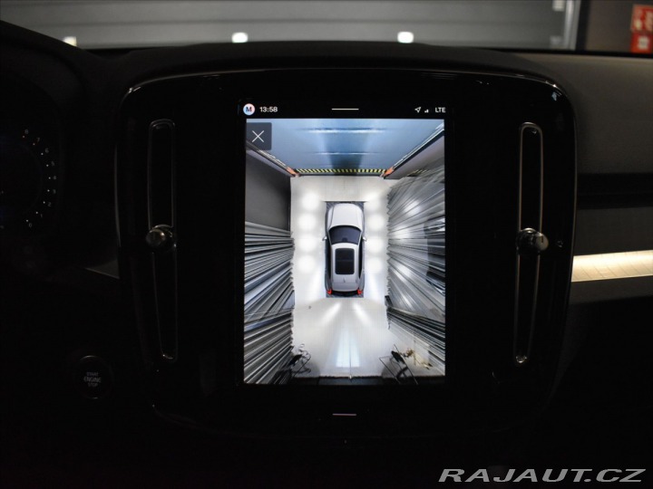 Volvo XC40 2,0 B4 Ultra Panorama,BLI 2025
