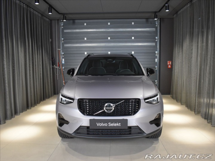 Volvo XC40 2,0 B4 Ultra Panorama,BLI 2025