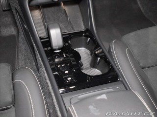Volvo XC40 2,0 B4 Ultra Panorama,BLI 2025