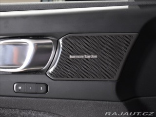 Volvo XC40 2,0 B4 Ultra Panorama,BLI 2025