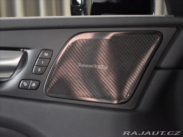 Volvo XC60 2,0 B5 AWD PLUS BLIS,Bezk 2025