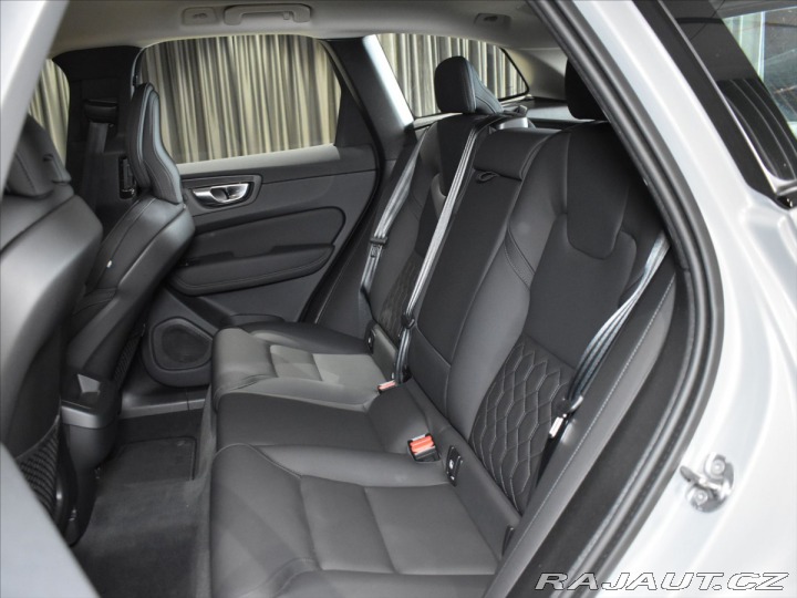 Volvo XC60 2,0 B5 AWD PLUS BLIS,Bezk 2025